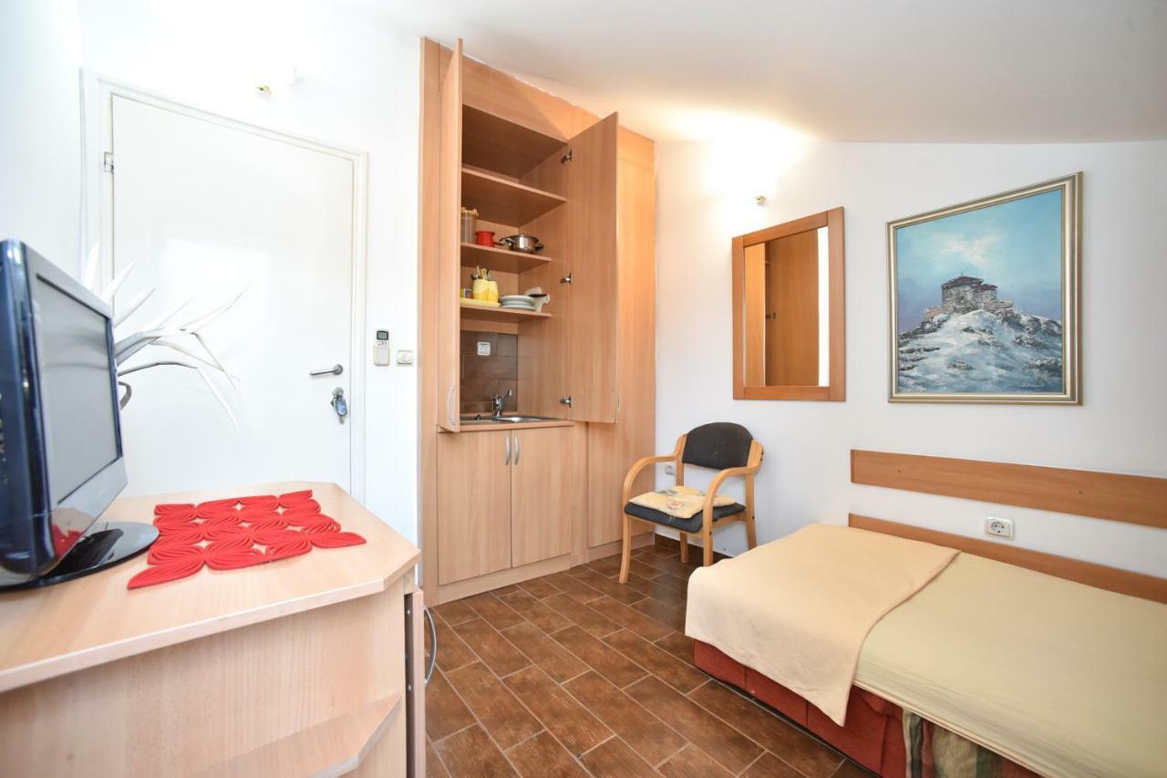 Bologna Apartments Μπούντβα Εξωτερικό φωτογραφία